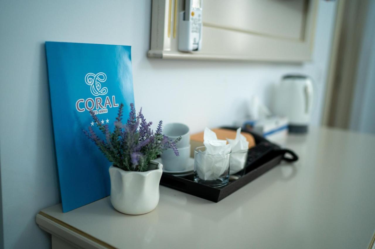Hotel Coral Valea Lupului  Eksteriør billede