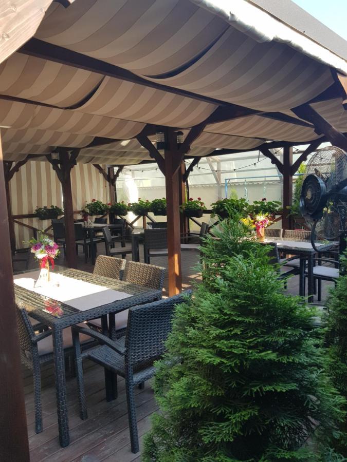 Hotel Coral Valea Lupului  Eksteriør billede