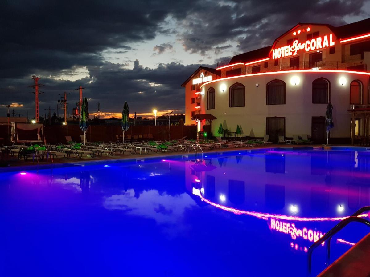 Hotel Coral Valea Lupului  Eksteriør billede