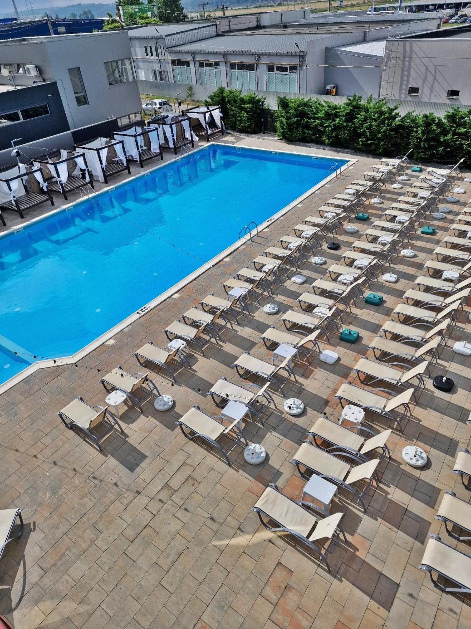 Hotel Coral Valea Lupului  Eksteriør billede